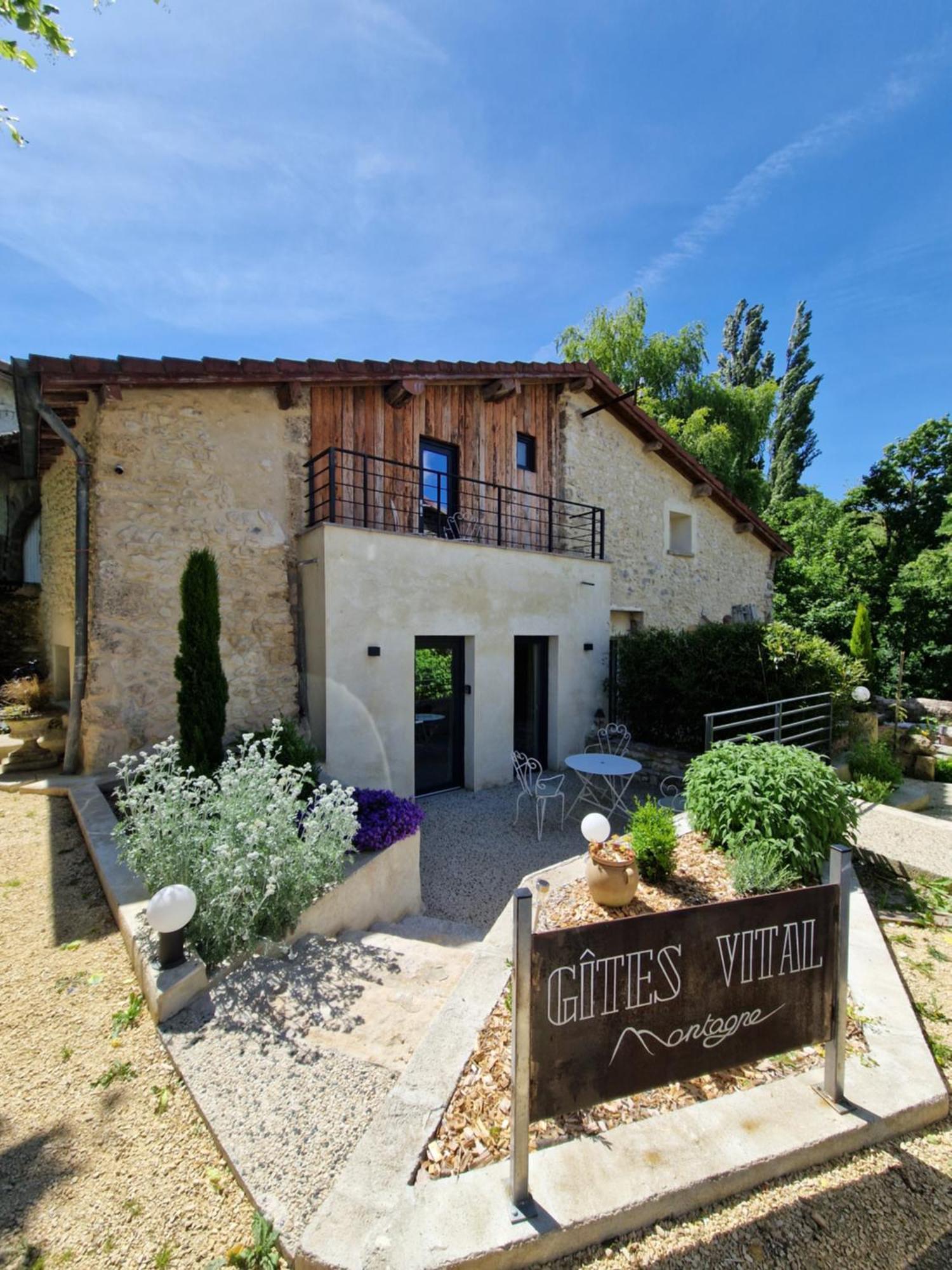 Gites De Charme - Gites Vital Peyrus Exterior foto